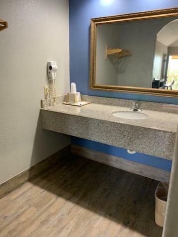 Camelot Inn & Suites Houston Eksteriør billede